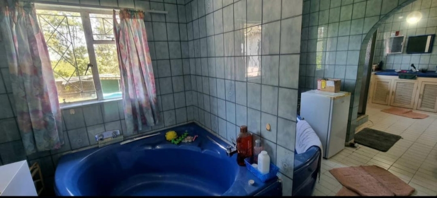 4 Bedroom Property for Sale in Summerpride Eastern Cape